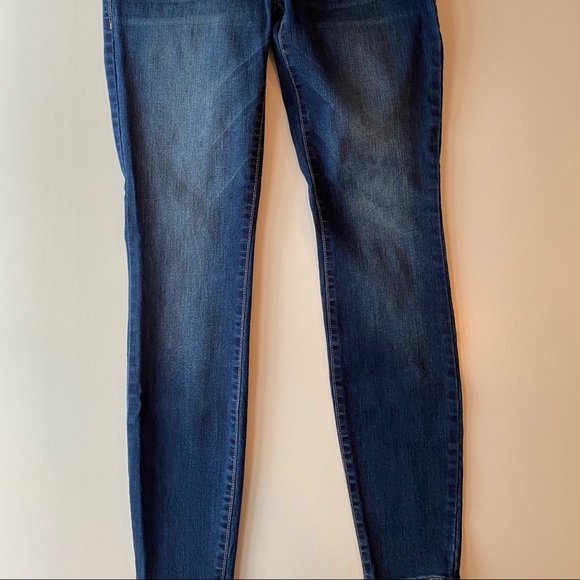 Old Navy Rockstar Maternity Jean - Picture 3 of 4